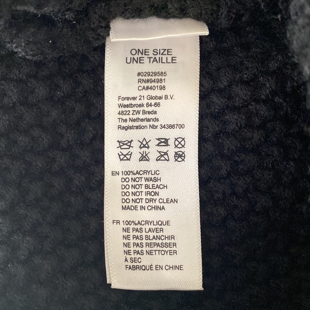 Bundle of 4 Winter Hats - Picture 4 of 12